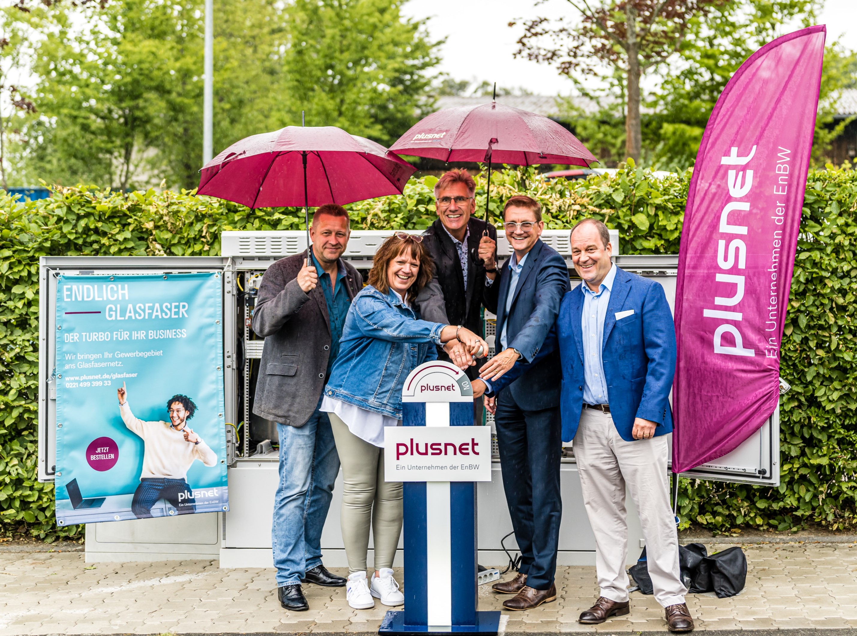 Foto von der Netzinbetriebnahme im Gewerbegebiet 