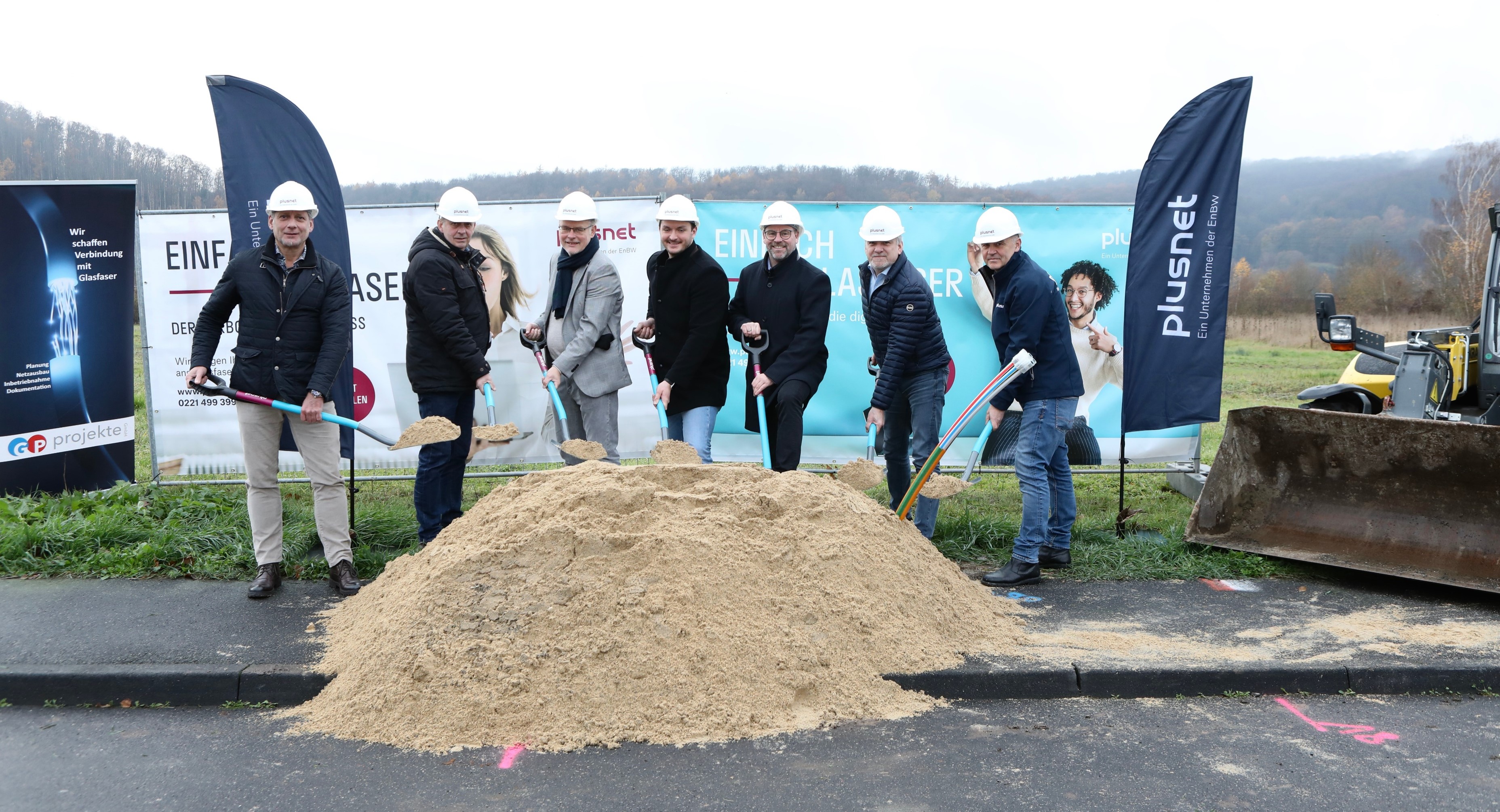 Gruppenfoto vom Spatenstich Glasfaserausbau Bad Sooden-Allendorf
